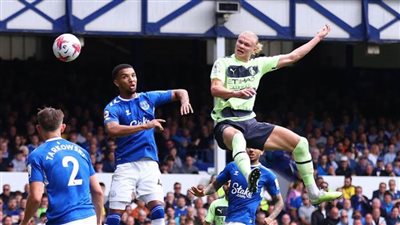 مانشستر سيتي يفوز على إيفرتون بثلاثية ويحبط مخطط أرسنال في العودة لقمة البريميرليج