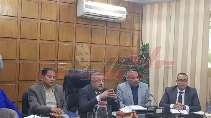 خلال الاجتماع