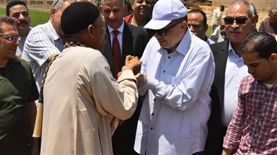 محافظ أسيوط يؤكد انتظام عمليات توريد القمح واستلام 49 ألف طن 