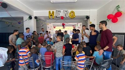 طلاب كلية الطب البشري بجامعة سوهاج يرسمون البسمة على وجوه الأطفال الأيتام 