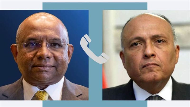 شكري يناقش هاتفيا