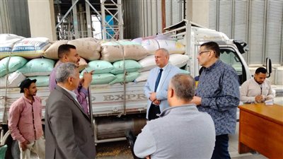 وكيل وزارة الزراعة بالبحيرة يتابع توريد القمح بصوامع زاوية غزال