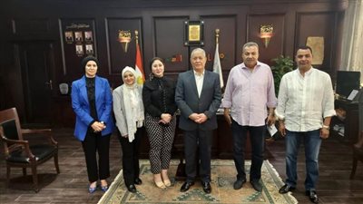 محافظ الأقصر يستقبل عضوة لجنة منظمة مؤتمر EDU التعليمي ويوافق على عقده تحت رعايته