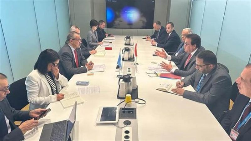 وزير الصحة أثناء