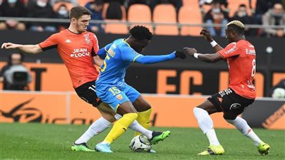 لانس يفوز على لوريان 3-1 في الدوري الفرنسي