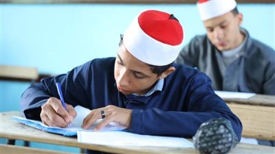 فرحة وسعادة في ثالث أيام امتحانات الشهادتين الابتدائية والإعدادية الأزهرية