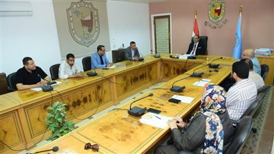 رئيس جامعة سوهاج يجتمع بالمراجعين الداخليين للإدارات المركزية استعداداً لزيارة الشركة المانحة للأيزو                                        