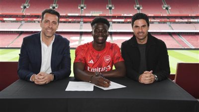 أرسنال يعلن تجديد عقد بوكايو ساكا