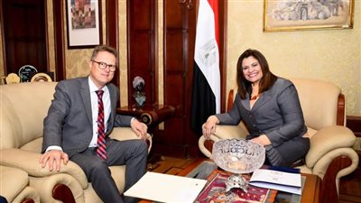 وزيرة الهجرة تبحث مع السفير الألماني تعزيز  التعاون المشترك في مجالات الهجرة والمهاجرين