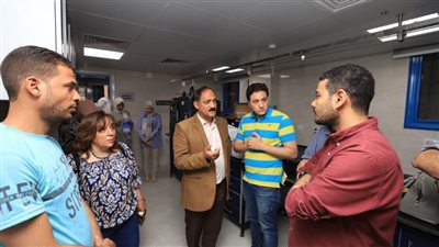 رئيس مجلس إدارة شركة مياة الشرب والصرف الصحي بأسيوط يتابع تدريبات المعمل المركزي