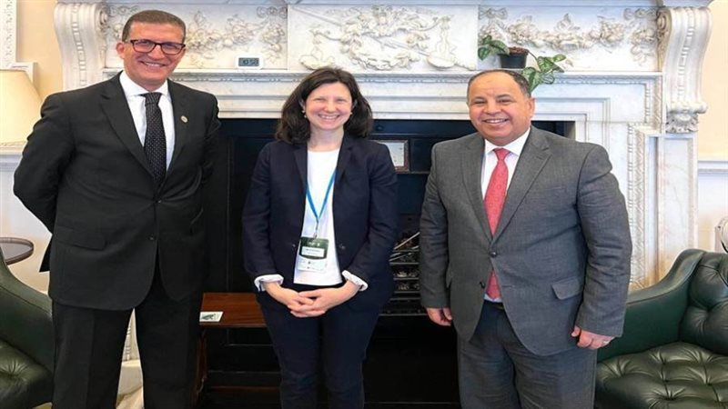 وزير المالية ولقاء