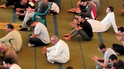 مساجد الإسماعيلية تصدح بالصلاة علي النبي ﷺ