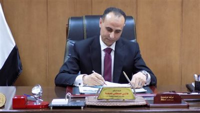 المنح والبعثات.. وكيل وزارة الصحة يعتمد كشوف المرشحين للدراسات العليا