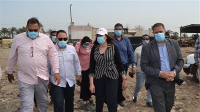 نائب محافظ البحيرة تتفقد مصنع تدوير القمامة بمدينة إدكو 