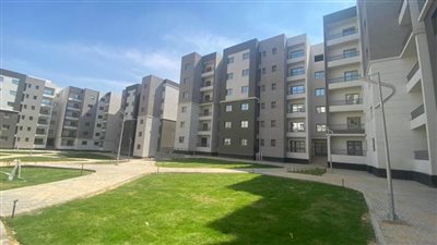 وزير الإسكان: تنفيذ اللمسات الأخيرة لوحدات مشروع سكن بديل العشوائيات بمدينة العبور الجديدة