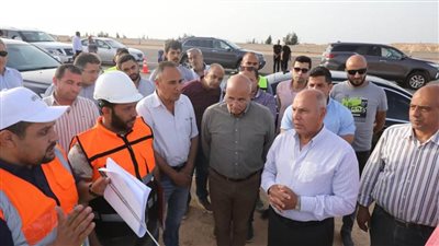 وزير النقل يتفقد مواقع العمل بمشروع تطوير وتوسعة طريق وادي النطرون العلمين