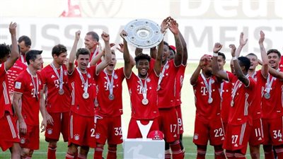 بايرن ميونخ يتوج بالدوري الألماني للمرة الـ11 على التوالي