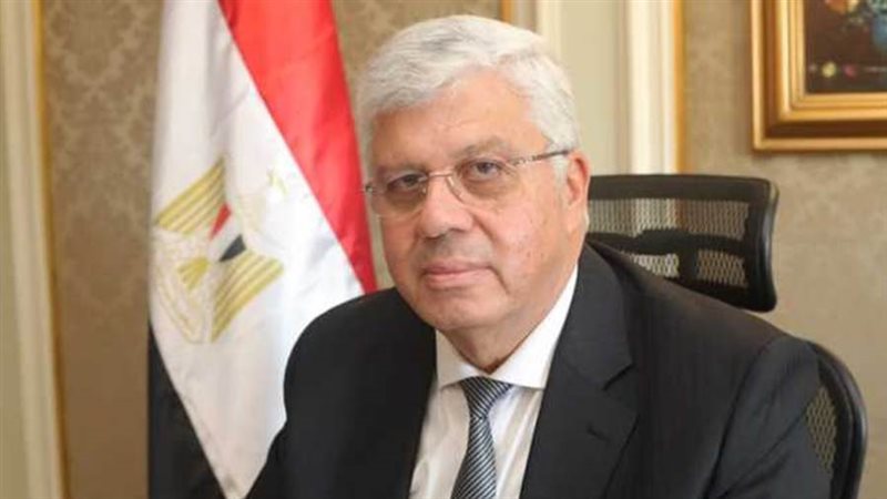 الدكتور أيمن عاشور