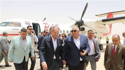 محافظ الوادي الجديد يستقبل وزير الاتصالات وتكنولوجيا المعلومات