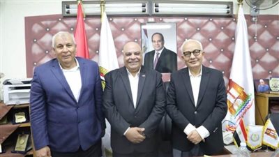 من غرفة العمليات الرئيسية.. وزير التعليم ومحافظ الوادي الجديد يجتمعان مع مديري الإدارات التعليمية