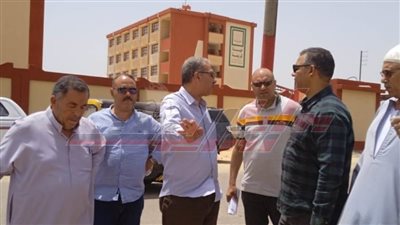 حملات نظافة وتطهير الصرف الصحي ومتابعة المشروعات الخدمية بكفر الشيخ