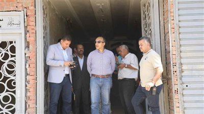 ضمن الموجة 21.. إزالة فورية لأدوار مخالفة بعقار وسور على أرض زراعية بسمالوط في المنيا