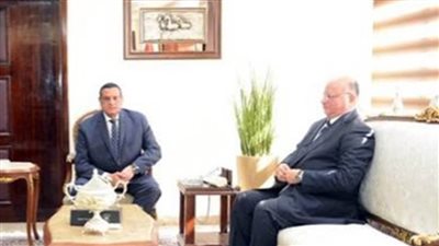 وزير التنمية المحلية يتابع مع محافظ القاهرة المشروعات التنموية والخدمية