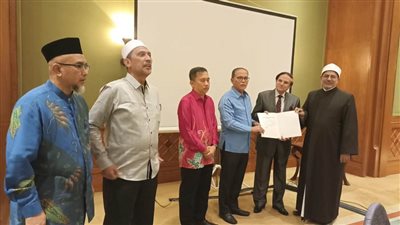 الأمين العام للرابطة يلتقي وفدًا ماليزيًا رفيع المستوى