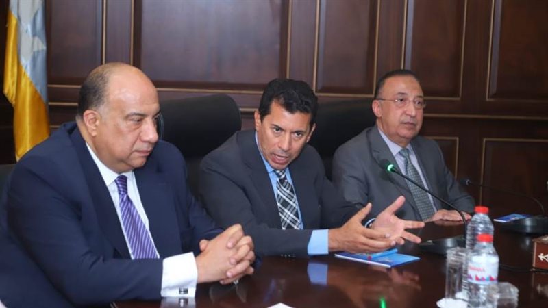 الوزير ومحافظ الاسكندرية