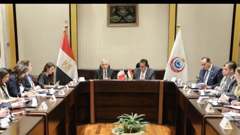 لقاء الصحة والسفارة