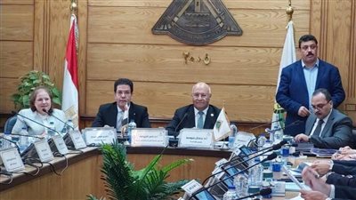 جامعة بنها تهدى 20 منحة دراسية مجانية لشباب محافظة سيناء