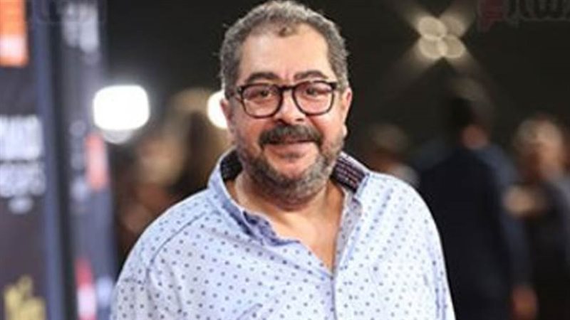 الفنان طارق عبد العزيز
