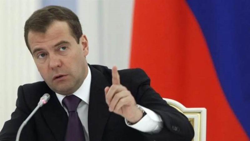 دميتري مدفيديف