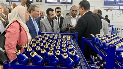 نائب وزير الاسكان يزور المنطقة الصناعية بالقاهرة ويتفقد أحد مصانع إنتاج العدادات