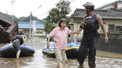 اليابان تحذر مواطنيها من الفيضانات والانهيارات الطينية