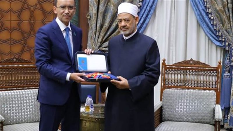 كازاخستان تقلد شيخ