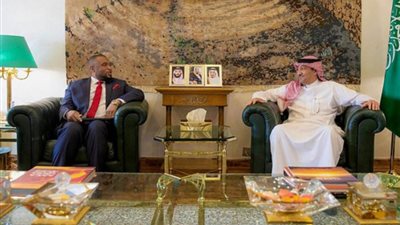 السعودية تبحث مع استراليا وزامبيا سبل تعزيز العلاقات