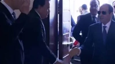  الرئيس السيسي يصل إلى مقر انعقاد المؤتمر والمعرض الطبي الإفريقى الثاني