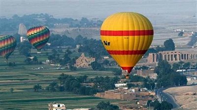 تحليق 32 رحلة بالون طائر تقل 720 سائحا في سماء الأقصر