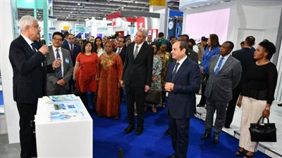 الرئيس السيسي يتفقد المعرض الطبي الإفريقي الثاني