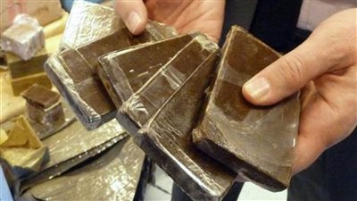 ضبط تاجر مخدرات بحوزته 363 طربة حشيش قبل ترويجها بالقاهرة