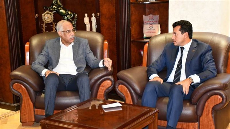 د. أشرف صبحى مع جمال