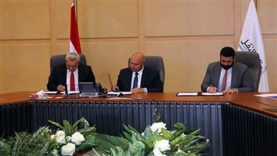 إصدار أول ترخيص في مصر لنقل الركاب باستخدام التطبيقات التكنولوجية  