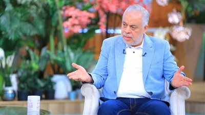 أشرف زكي يحسم جدل عودة حلا شيحة للتمثيل