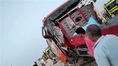 مصرع 3 أشخاص وإصابة 27 آخرين في تصادم بطريق الفرافرة