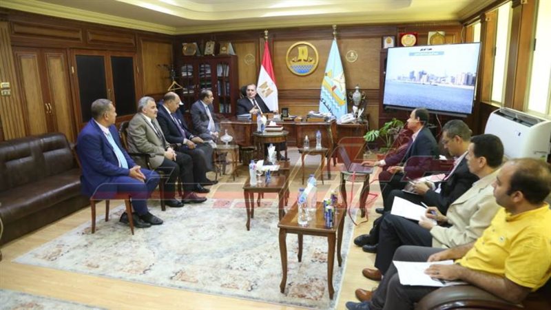 خلال الاجتماع