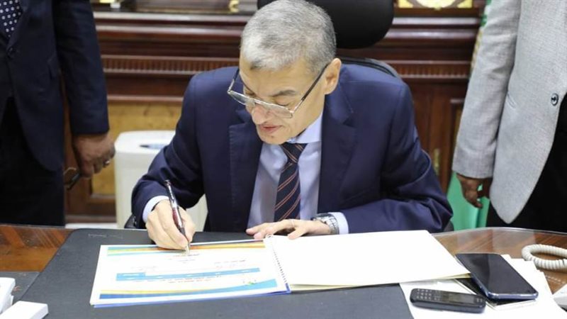 محافظ المنيا يعتمد