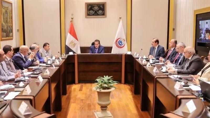 اجتماع وزير الصحة