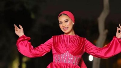 تناقش قضايا المرأة.. الفنانة منة طه تدخل عالم التمثيل بفيلم «محجبة»