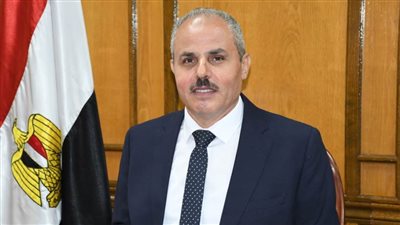 رئيس جامعة قناة السويس يتفقد عددًا من المنشآت التعليمية